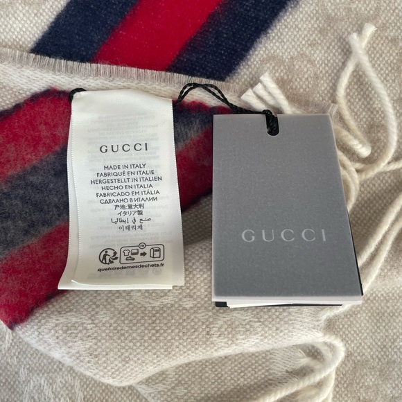 🔥GUCCI Beige/Sandy 100% Wool Scarf– Brand New & Iconic! - Picture 6 of 8